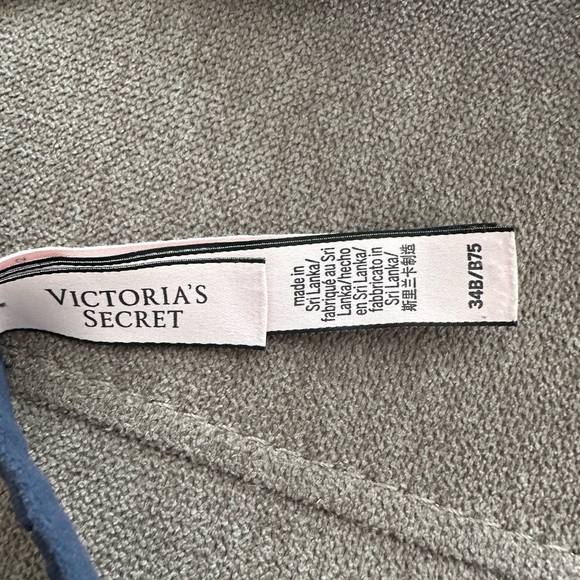 Victoria’s Secret and Pink Bras - Picture 10 of 14